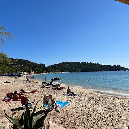 Bel Bleu A La Plage Pour 4 Personnes * Le Lavandou